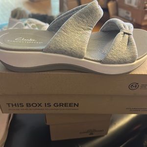 Clarks cloud steppers gray